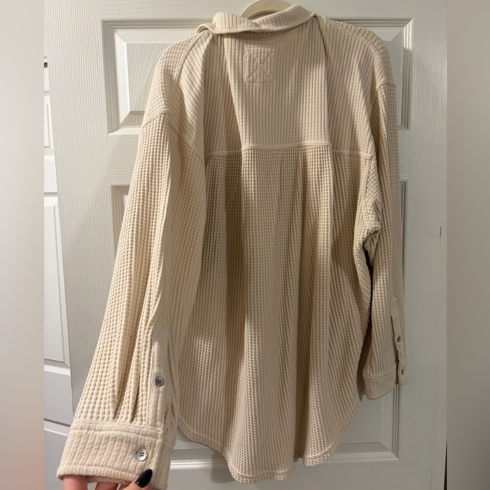 Aerie Women's Cream Button Down Shirt - Picture 4 of 4